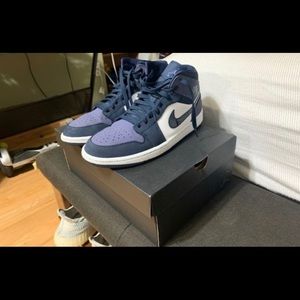 Jordan 1 Mid Sanded Purple